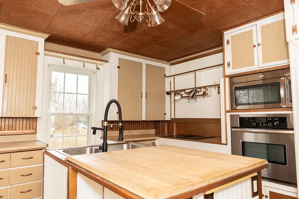53 Hillside Avenue Old Town ME 04468