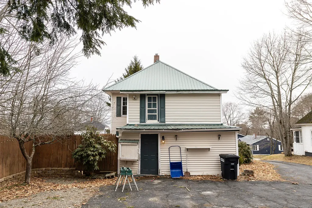 53 Hillside Avenue Old Town ME 04468