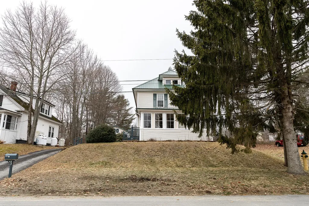 53 Hillside Avenue Old Town ME 04468