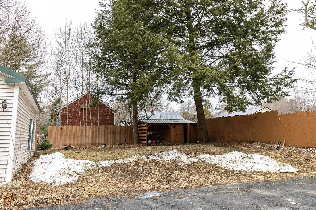 53 Hillside Avenue Old Town ME 04468