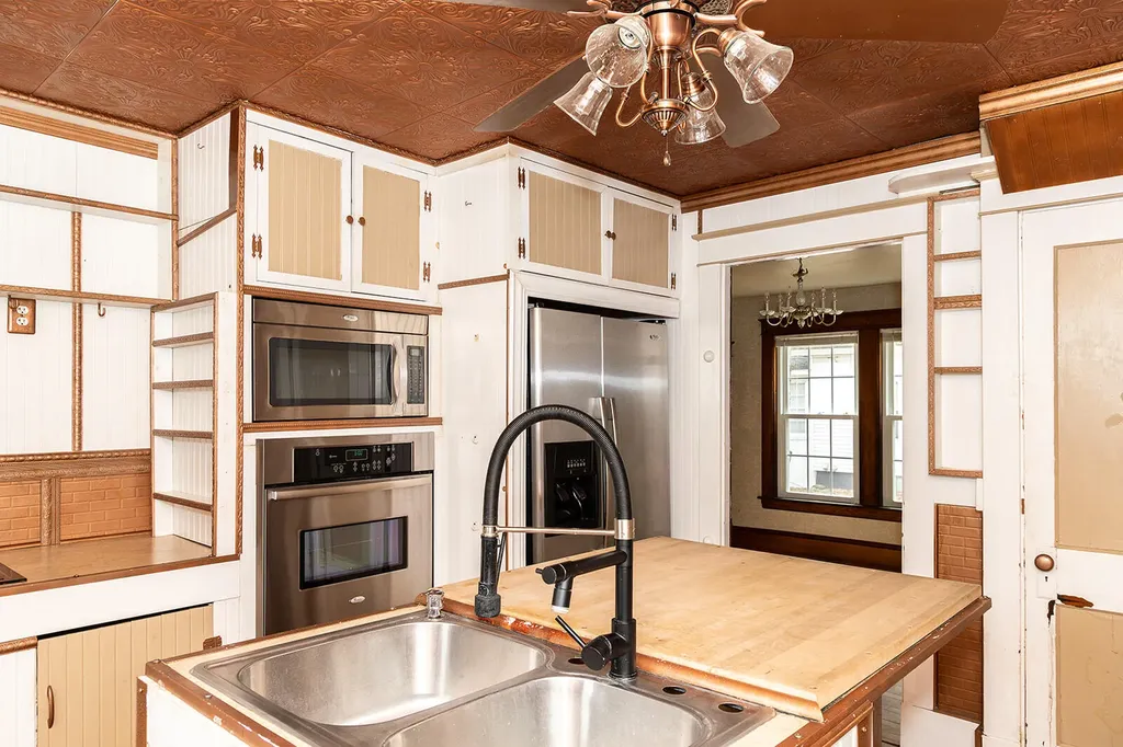 53 Hillside Avenue Old Town ME 04468
