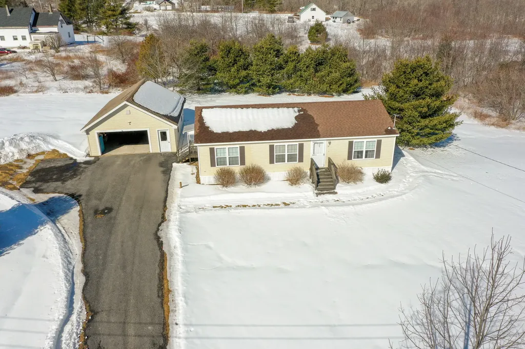 36 Old Route 1 Searsport ME 04974