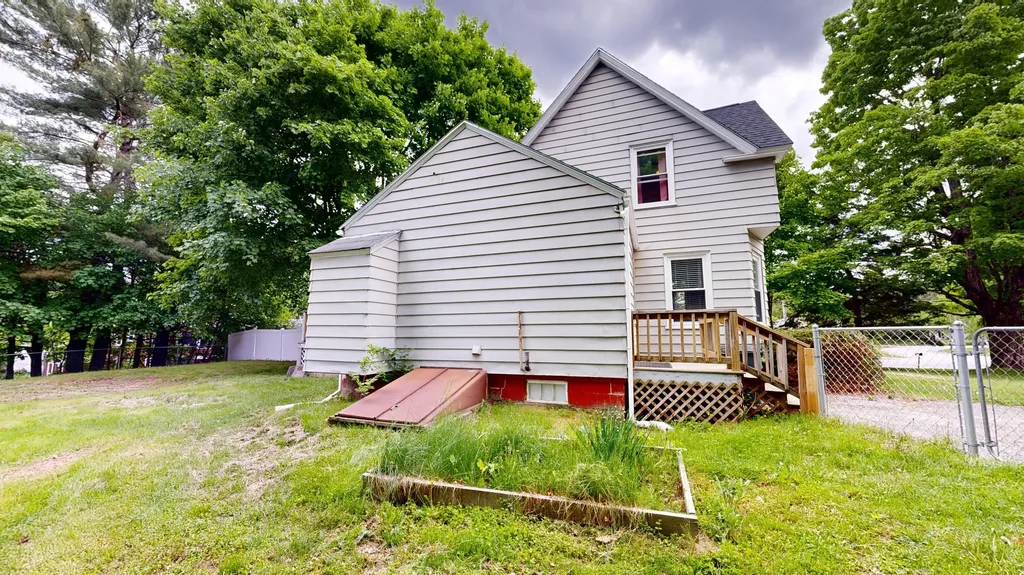 524 Turner Street Auburn ME 04210