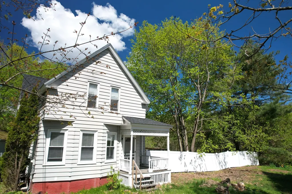 524 Turner Street Auburn ME 04210