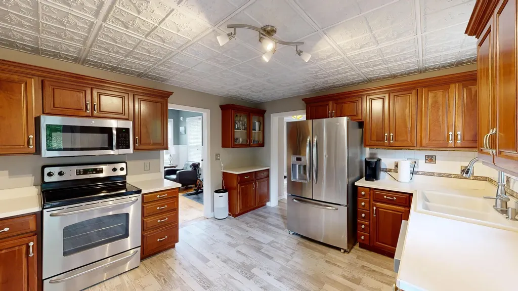524 Turner Street Auburn ME 04210