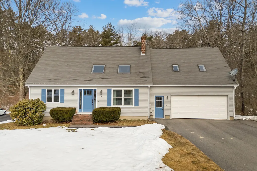 19 Burnham Woods Circle Scarborough ME 04074