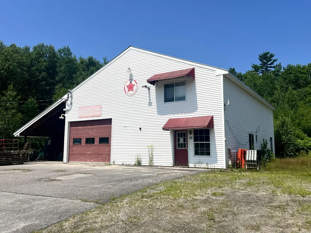15 Murray Drive Raymond ME 04071