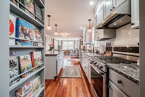 39 Aster Lane Cape Elizabeth ME 04107