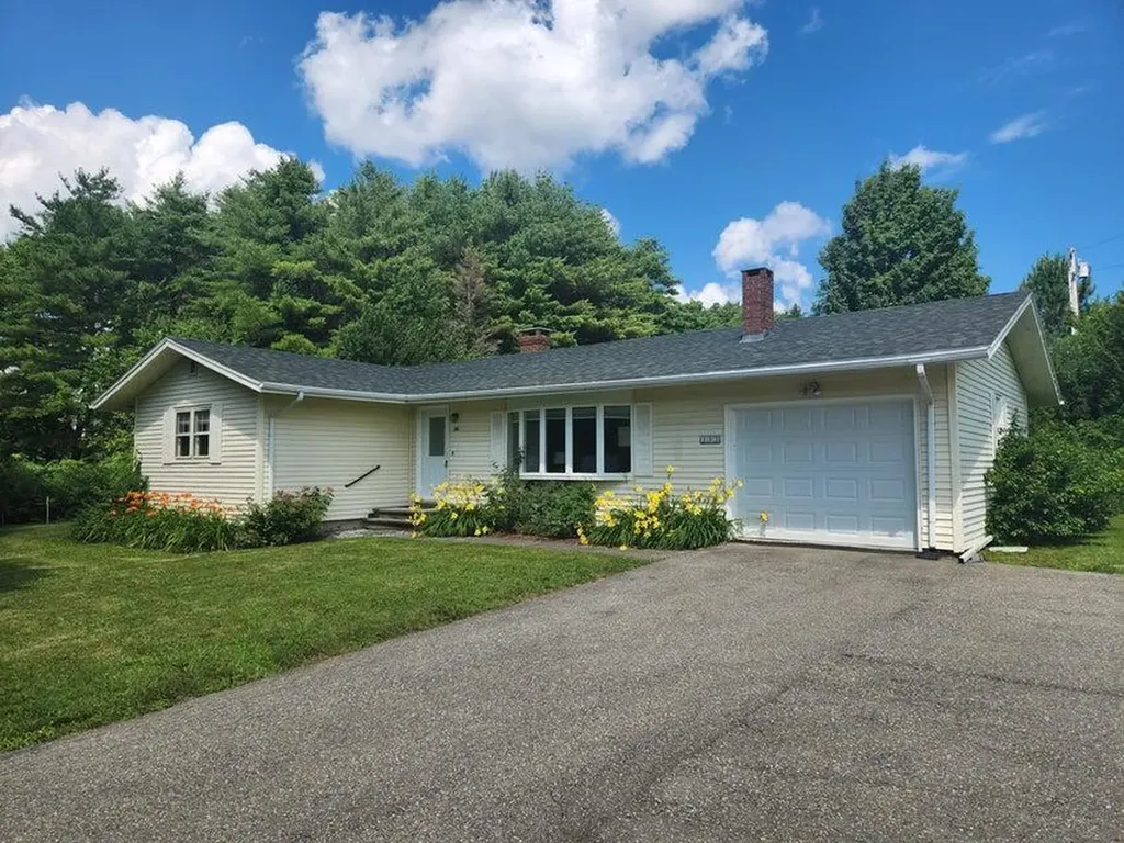 133 Lake View Drive Rockland ME 04841