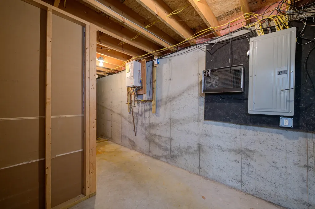 25 Abby Lane Gray ME 04039