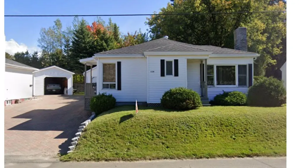 124 16th Avenue Madawaska ME 04756