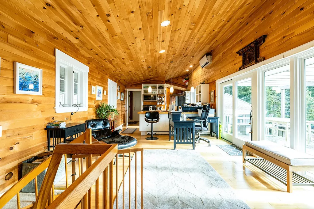 22 Hope Lane Brooklin ME 04616