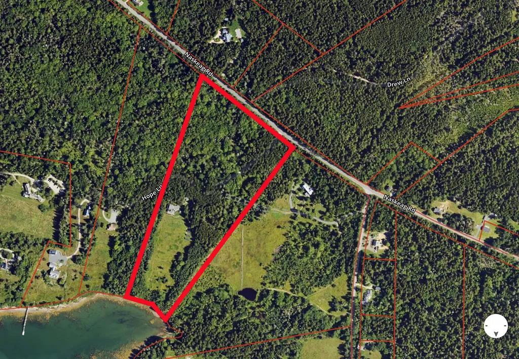 22 Hope Lane Brooklin ME 04616