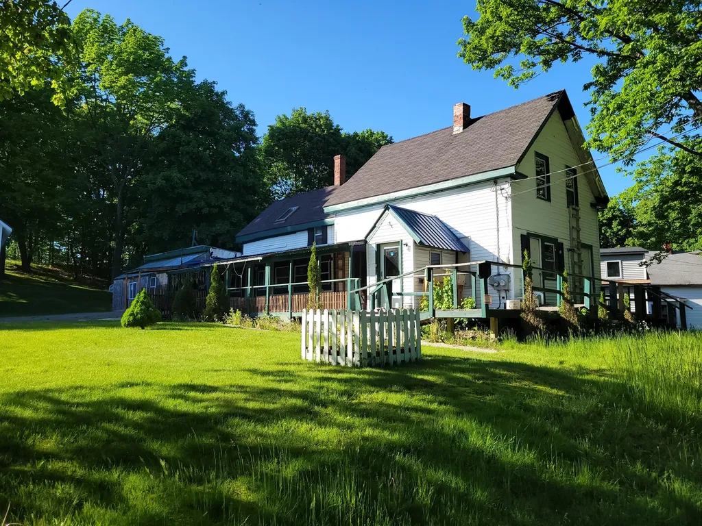109 Harrison Avenue Gardiner ME 04345