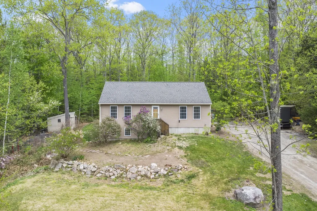 46 Rustic Way New Gloucester ME 04260