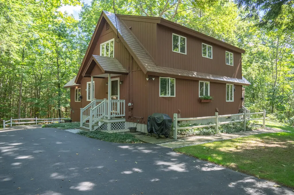 417 Middle Road Falmouth ME 04105