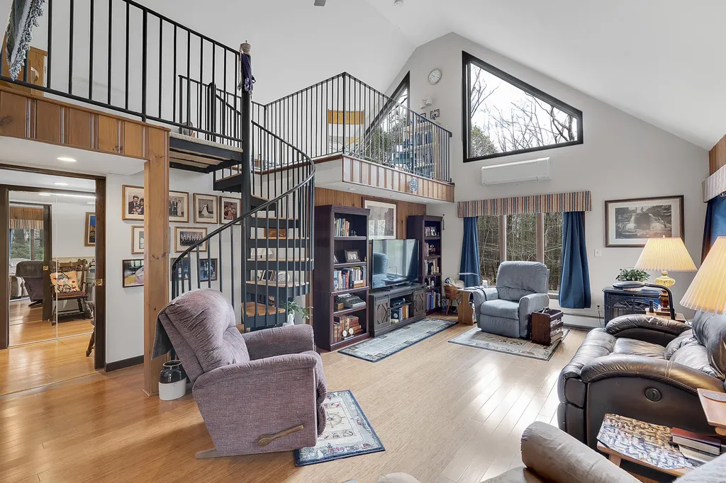 417 Middle Road Falmouth ME 04105