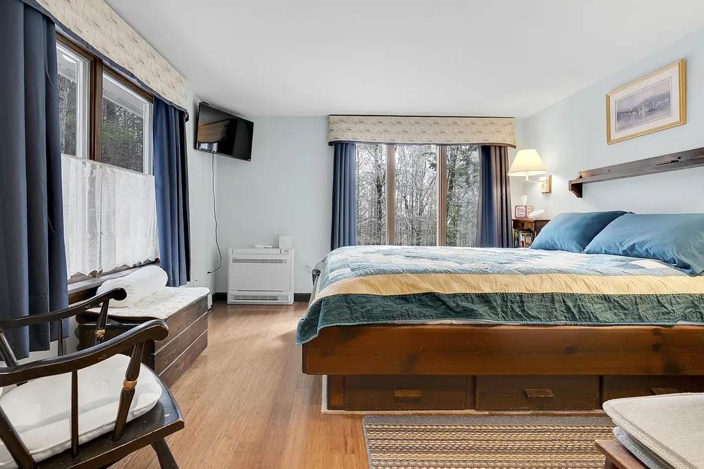 417 Middle Road Falmouth ME 04105