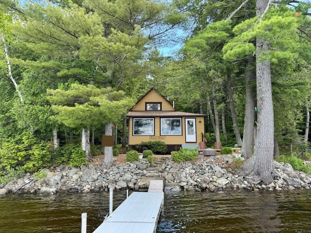 16 Eider Lane Dover-foxcroft ME 04426