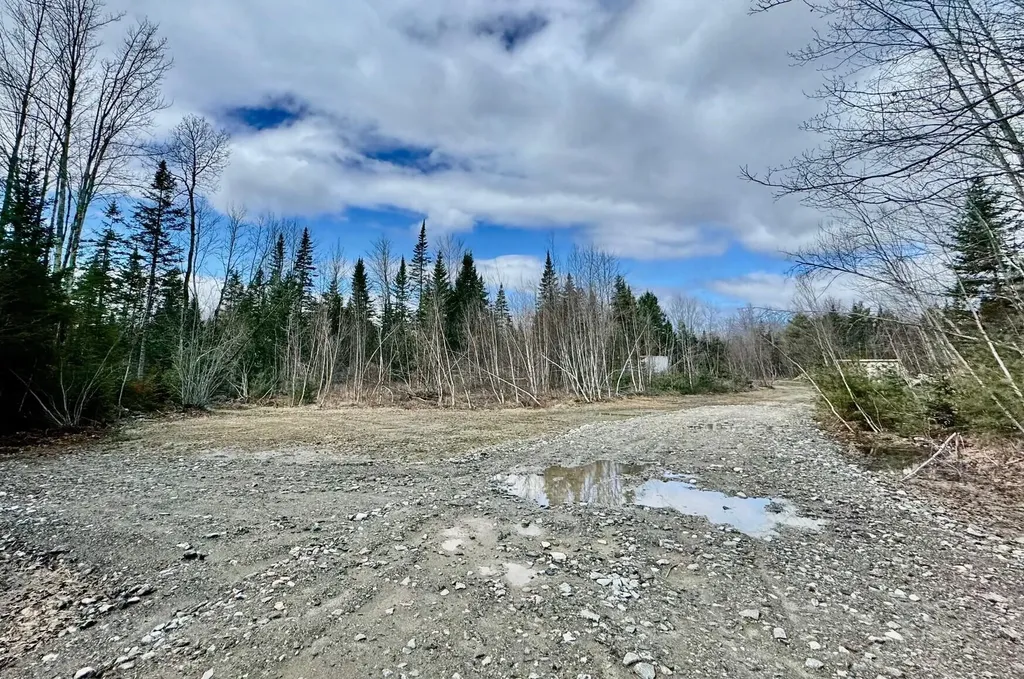 28-1 Auburn Road Turner ME 04282