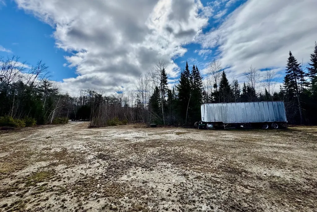 28-1 Auburn Road Turner ME 04282
