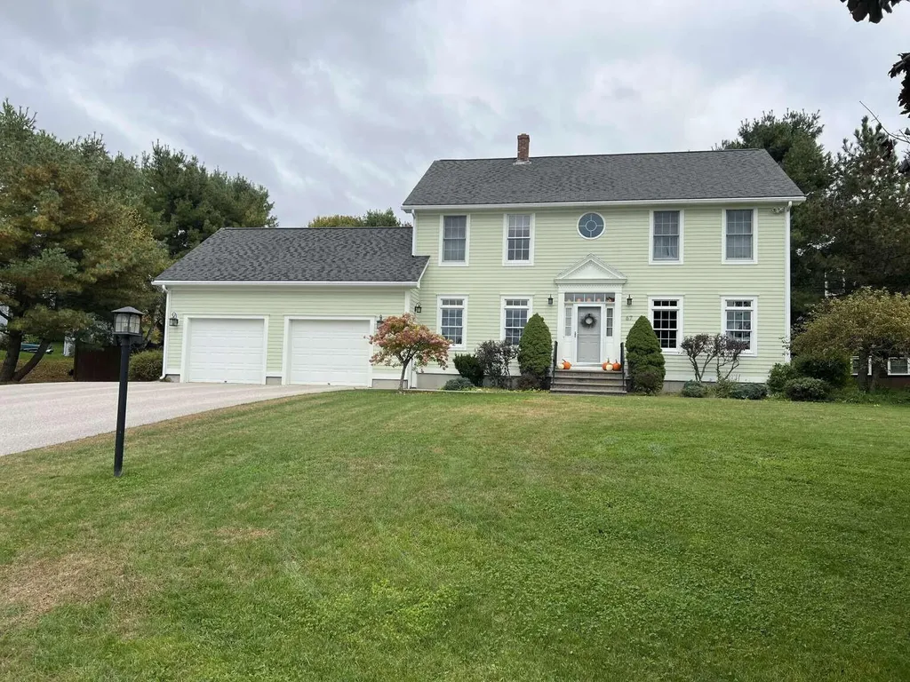 67 Amberley Way Auburn ME 04210