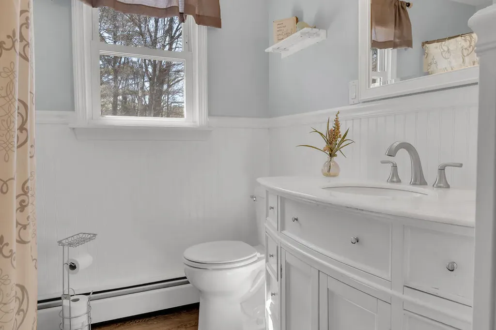 96 Alderwood Road Auburn ME 04210