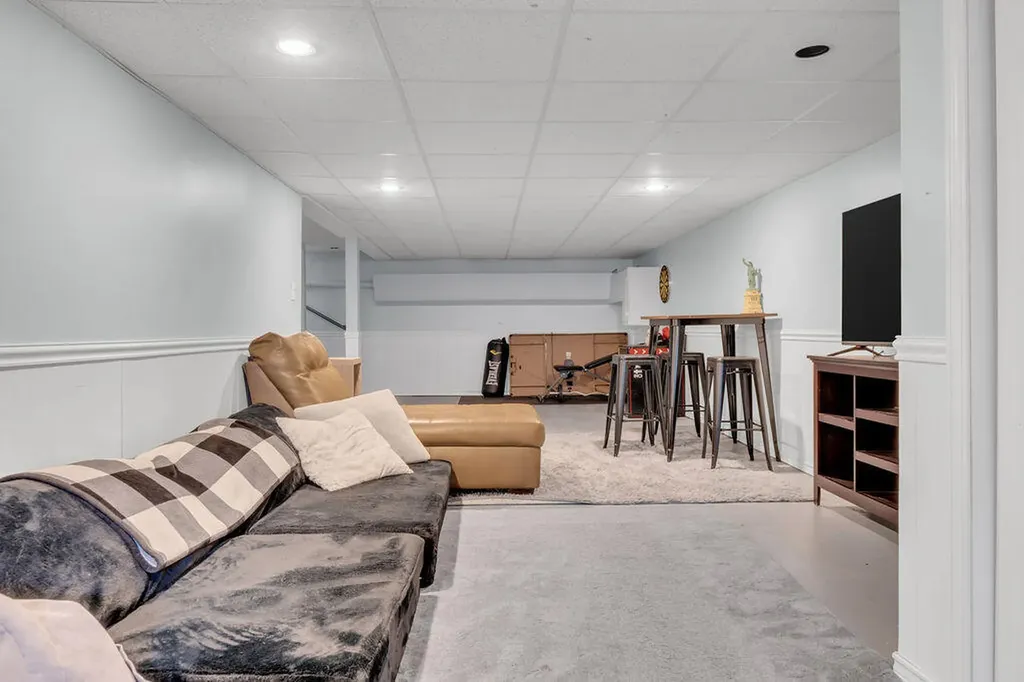 96 Alderwood Road Auburn ME 04210