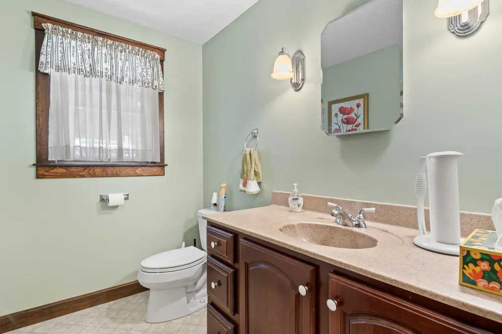 185 Rolling Hill Drive Naples ME 04055