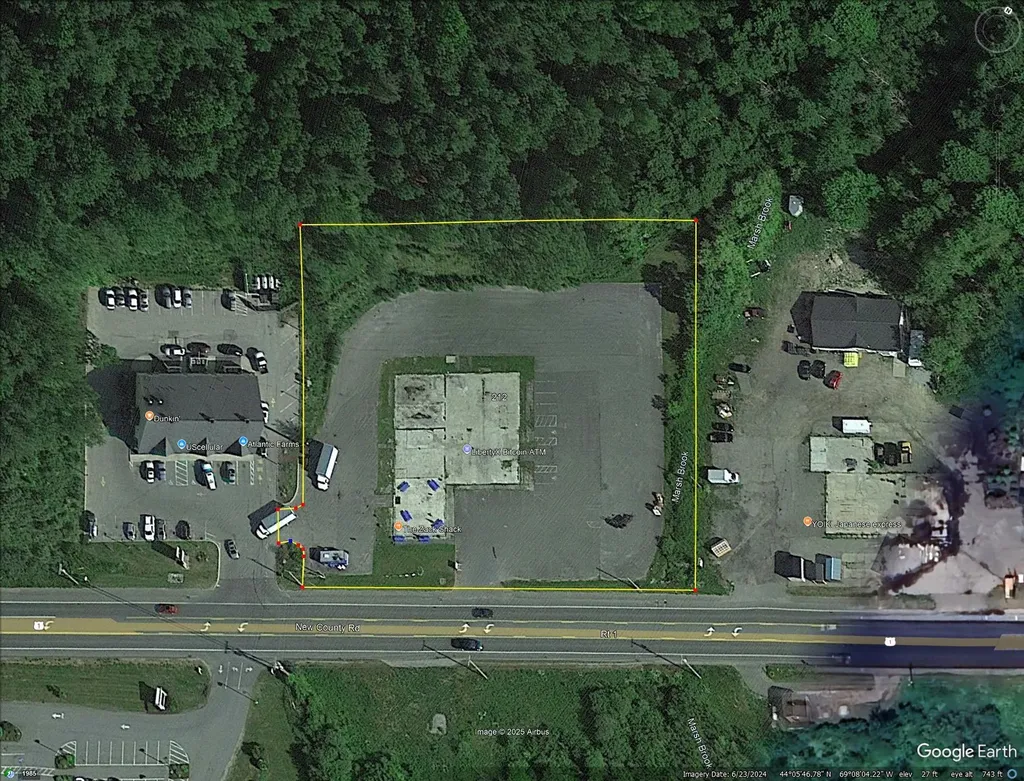 212 New County Road Thomaston ME 04861