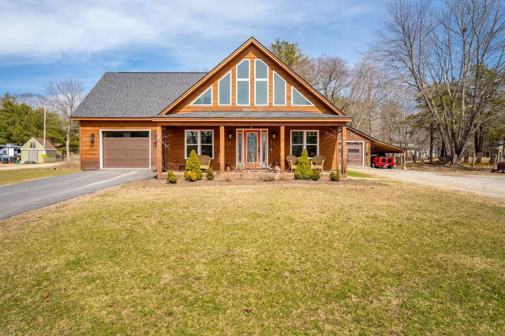 87 River Road Topsham ME 04086