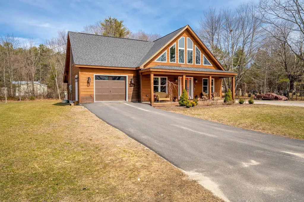87 River Road Topsham ME 04086