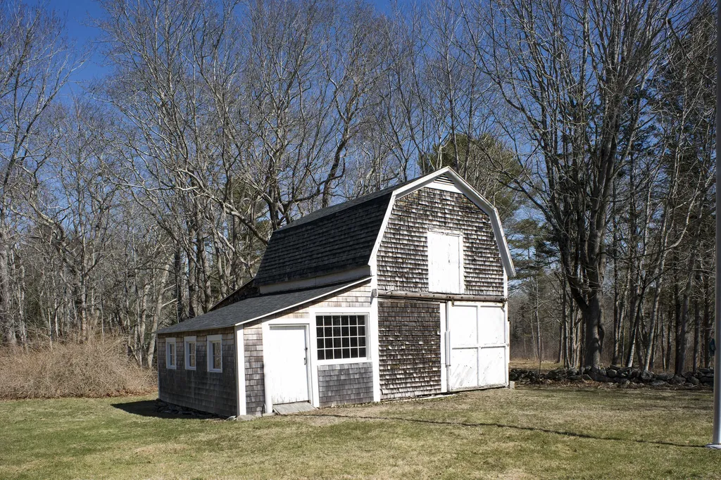 31 Tukey Lane Bristol ME 04539