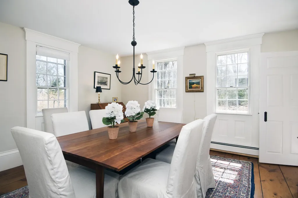 31 Tukey Lane Bristol ME 04539