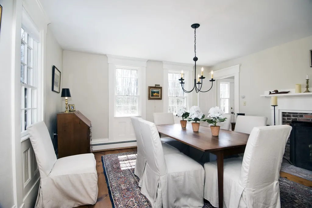 31 Tukey Lane Bristol ME 04539