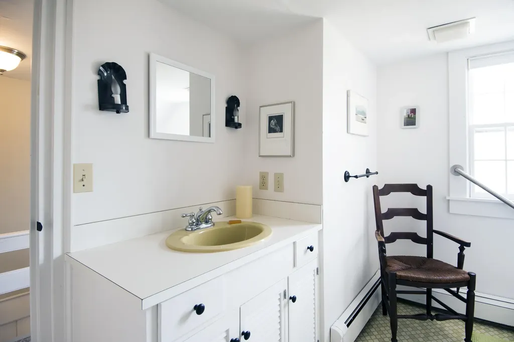 31 Tukey Lane Bristol ME 04539