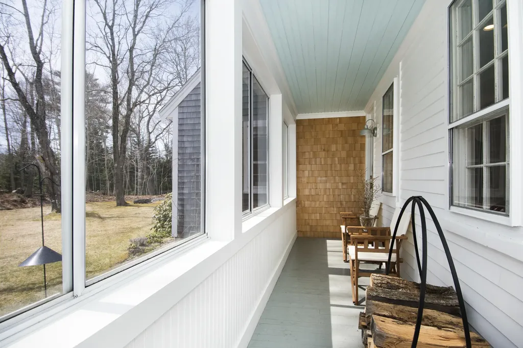 31 Tukey Lane Bristol ME 04539