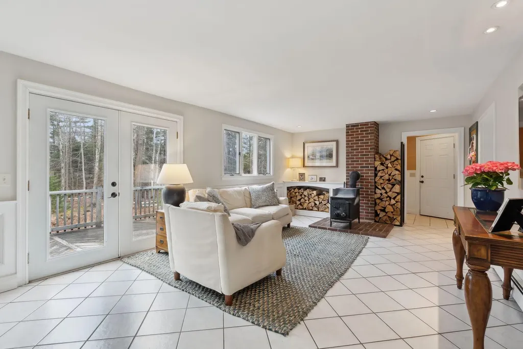 314 Cousins Street Yarmouth ME 04096