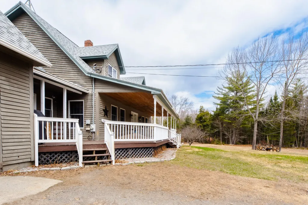 129 Bailey Hill Road New Sharon ME 04955