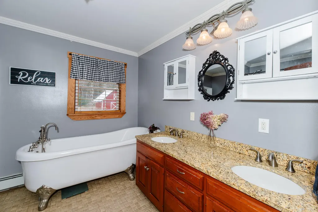 129 Bailey Hill Road New Sharon ME 04955