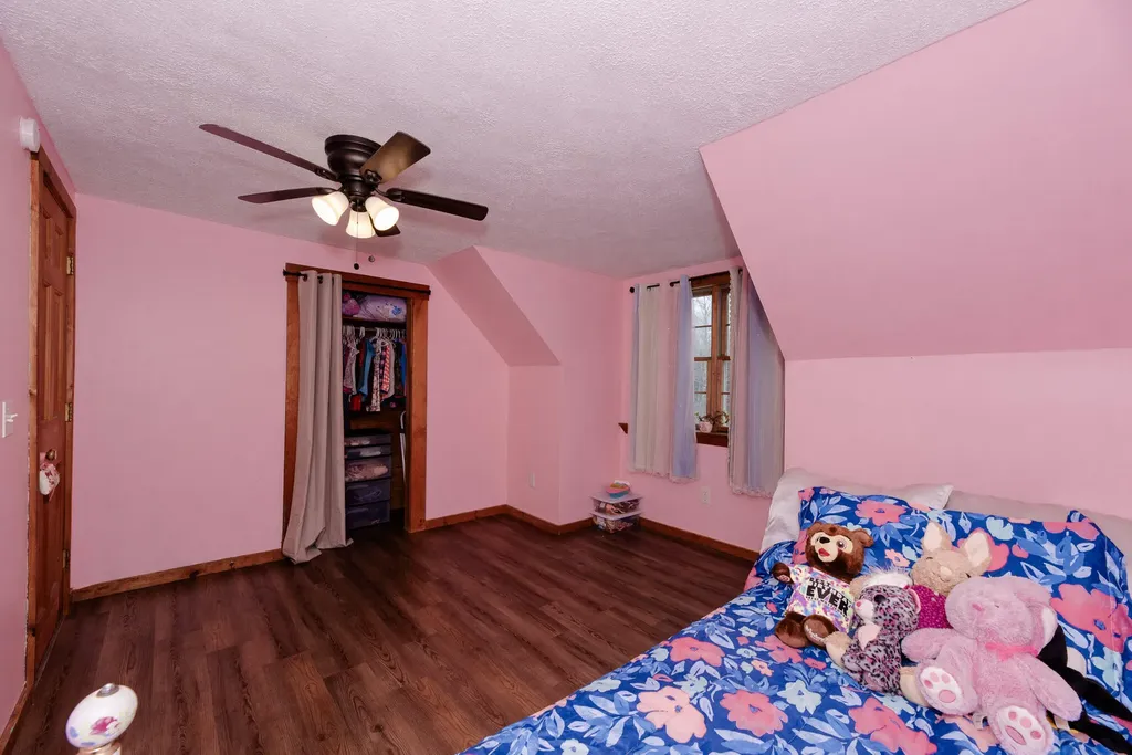 129 Bailey Hill Road New Sharon ME 04955