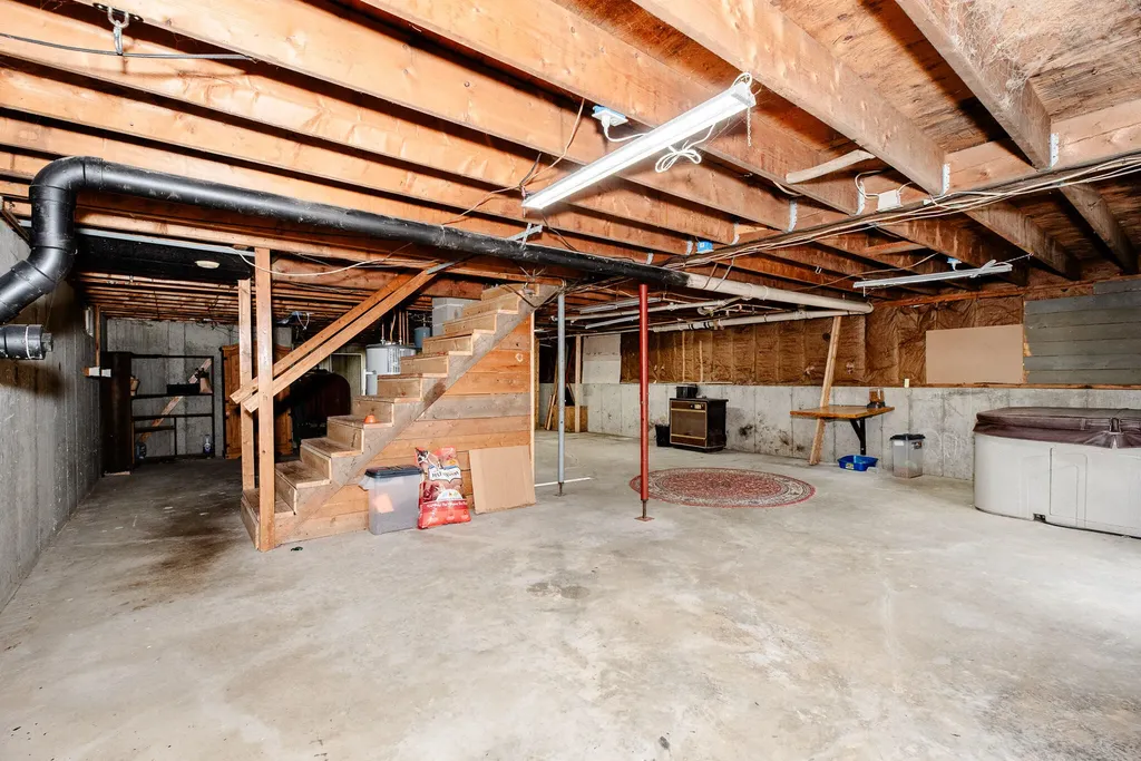 129 Bailey Hill Road New Sharon ME 04955