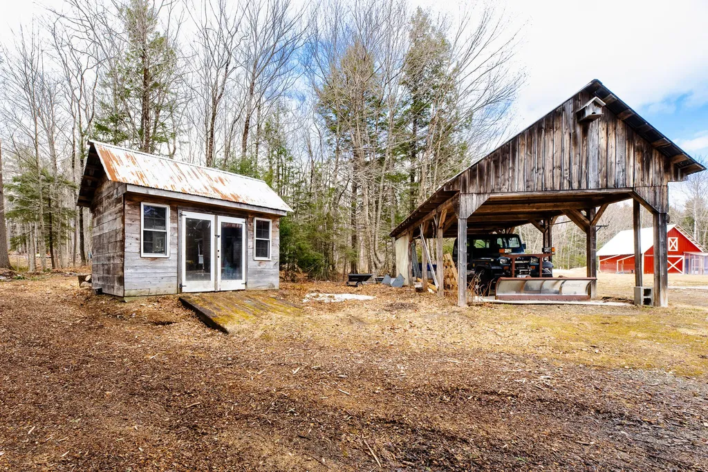 129 Bailey Hill Road New Sharon ME 04955