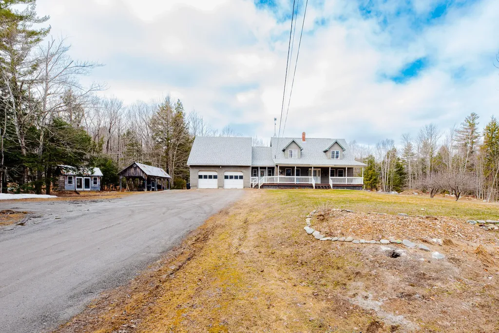 129 Bailey Hill Road New Sharon ME 04955