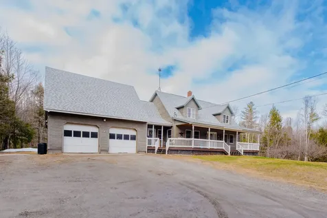 129 Bailey Hill Road New Sharon ME 04955