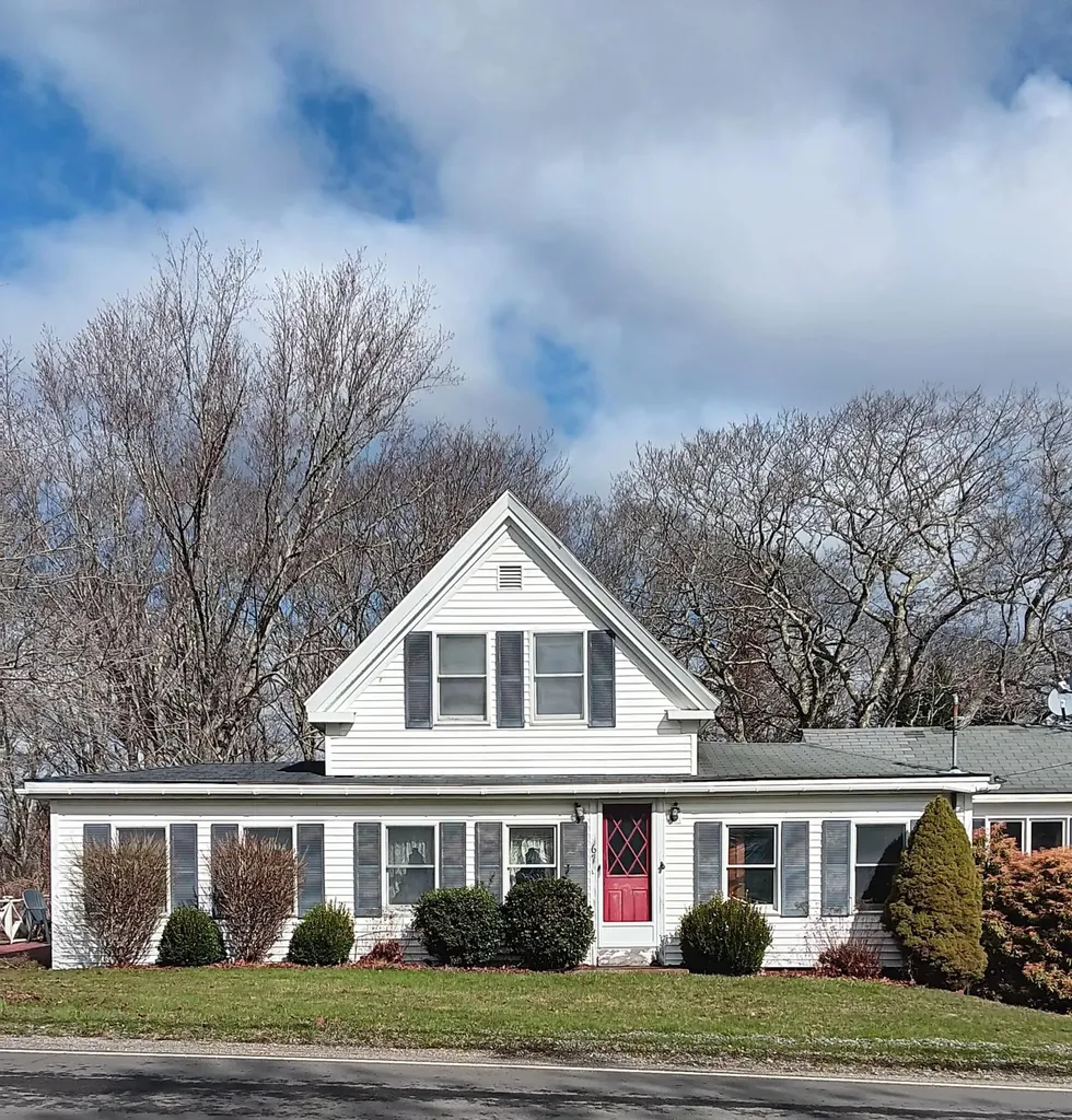 67 Huddle Road Bristol ME 04554