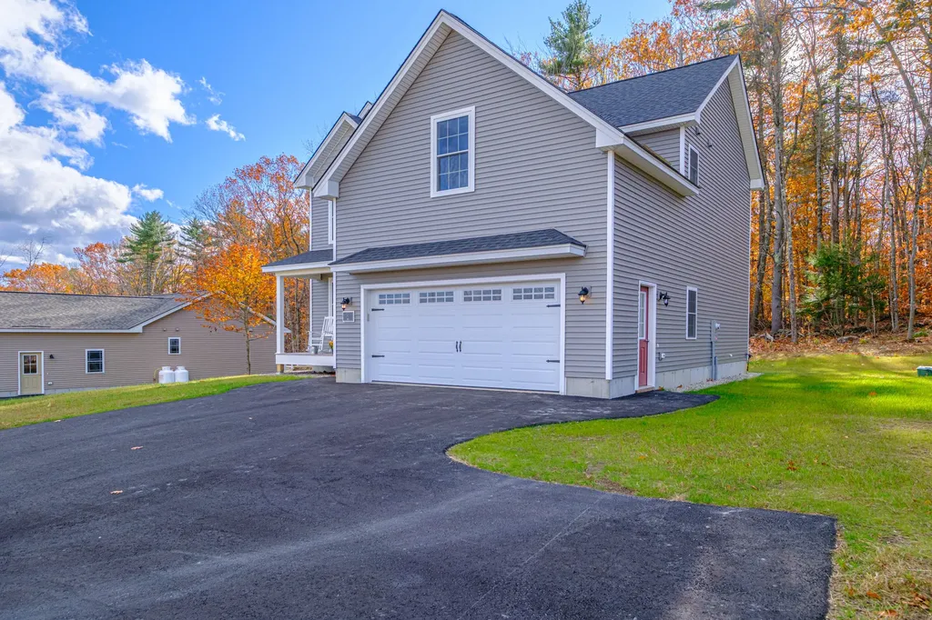 31 Woodbrey Lane Standish ME 04084