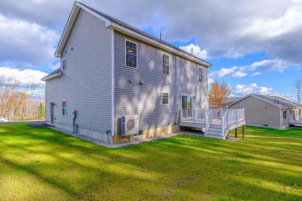 31 Woodbrey Lane Standish ME 04084