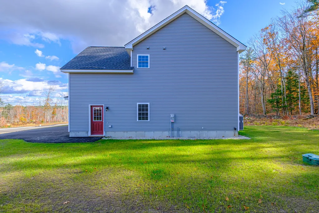 31 Woodbrey Lane Standish ME 04084