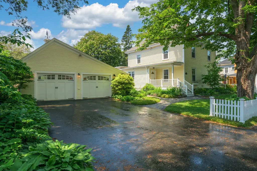 33 Maine Street Kennebunkport ME 04046